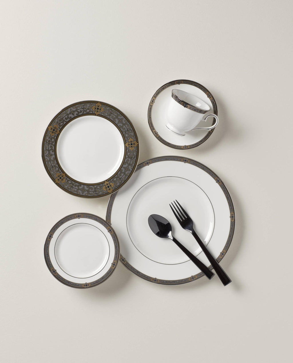 White 5 Piece Dinnerware Set O24506